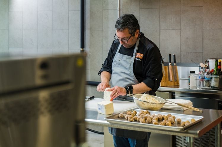 Chef-Stephen-Kalil_Quorn-Foods-USA.jpg