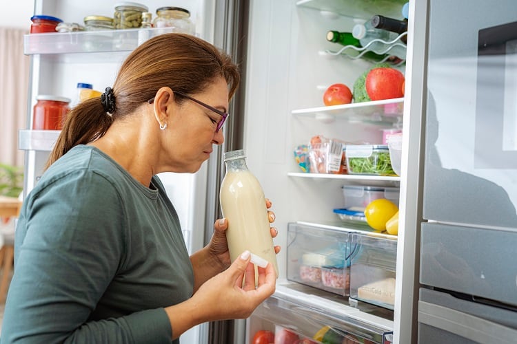 Smart-Packaging-milk-GettyImages-fcafotodigital.jpg
