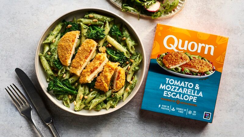QF0002-Quorn-NPD_Tom-Moz-Escalope_Pack_16-9.jpg