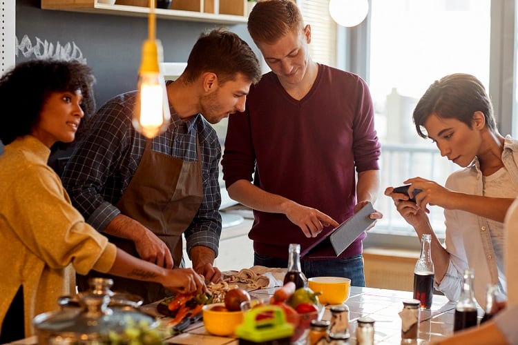 cooking-together-vgajic.jpg