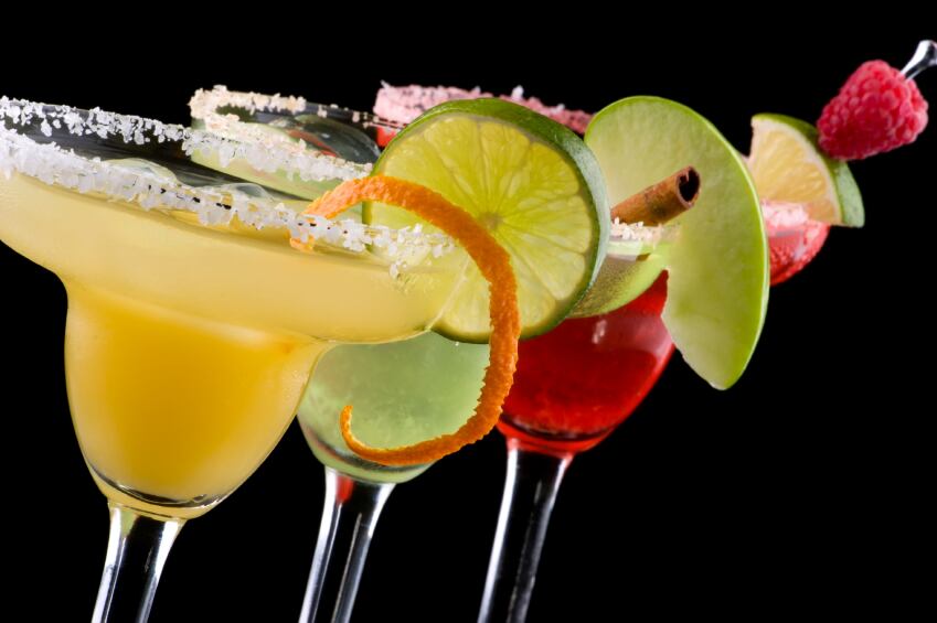 cocktail-margarita-black-background.jpg