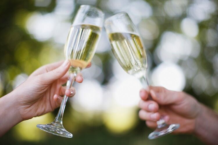 Non-alcoholic bubbles