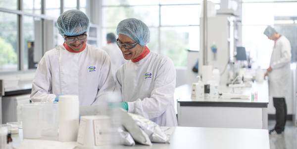 Two people in lab