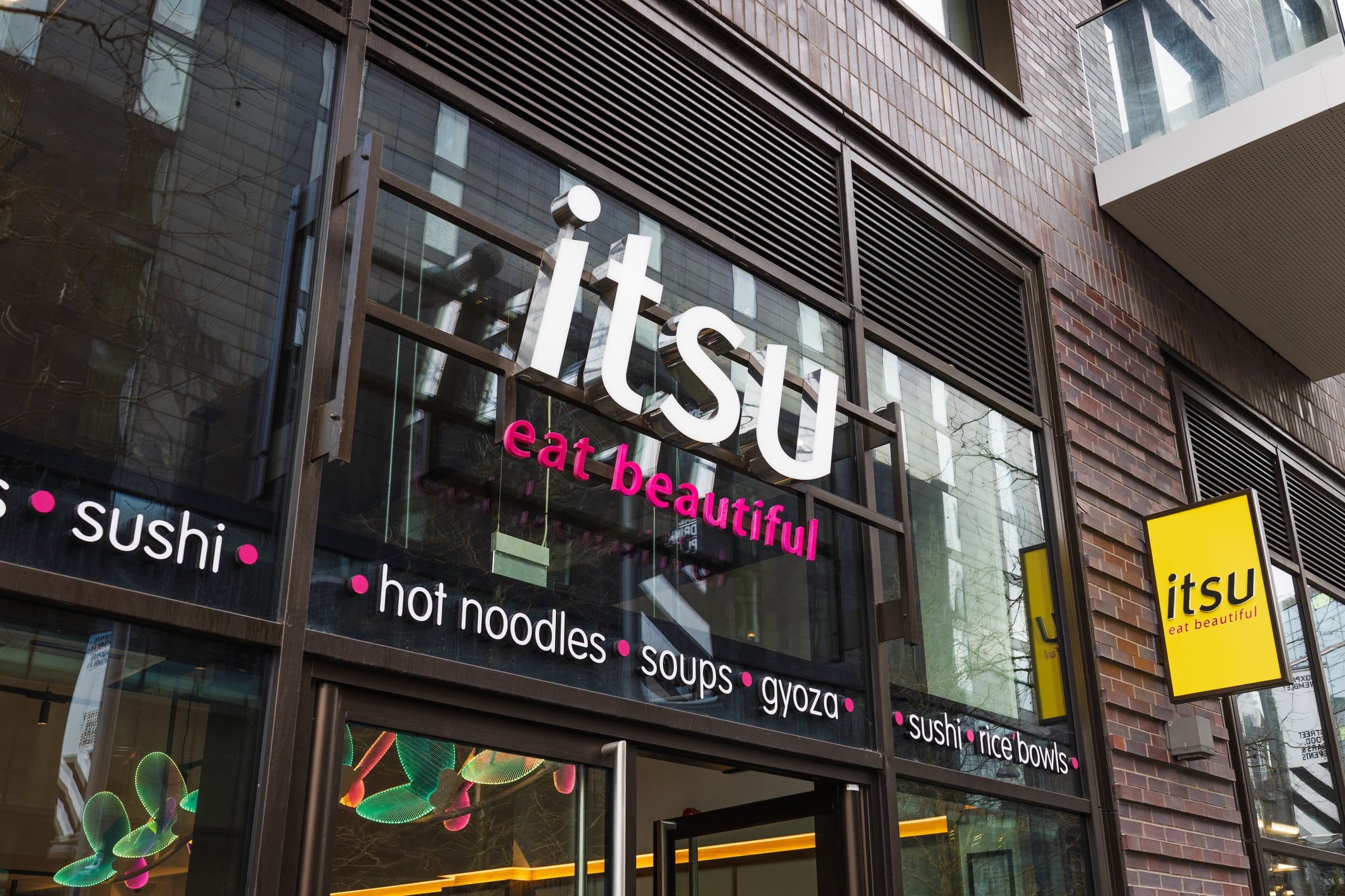 Exterior view of Itsu sushi and Asian cuisine restaurant.