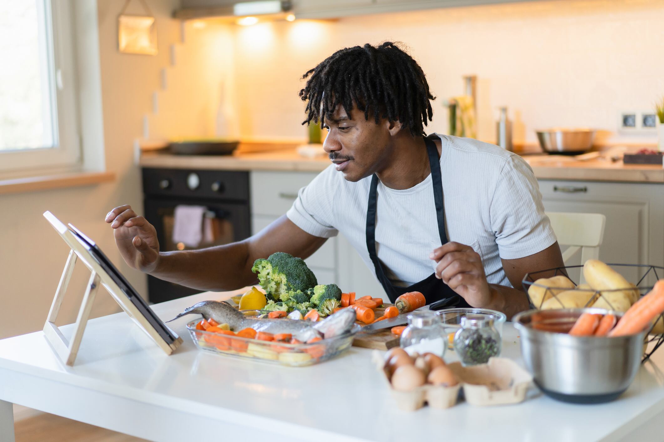 Gen Z ‘fakeaways’ and other demographic responses to reduced grocery budget