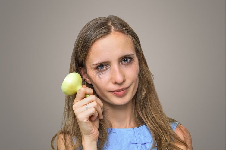 crying-onions-IgorTsarev.jpg