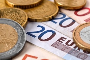 money euros prices profit invest iStock.com vetkit