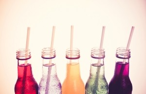 colored bottles with straws - pinkomelet