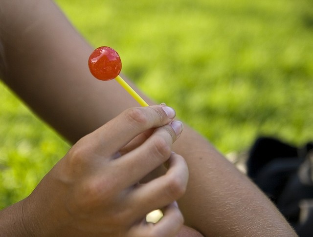 Lollipops warning issued in Greece over metal contamination concerns