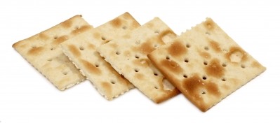 Hydrocolloids can be used to adhere cheese powders and sodium chloride among other toppings on crackers