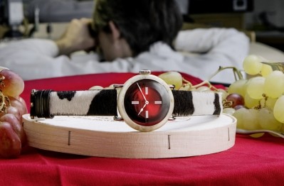 The watch is made from typically Swiss Vacherin Mont d’Or cheese mixed with a composite itr2 nanocarbon material. 