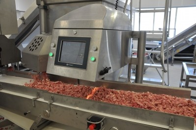 The system is able to penetrate meat up to 25mm