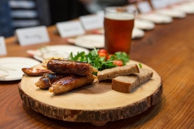 Company name: New Age Meats Product: Pork sausage, served at a private tasting event in September 2018. https://www.businessinsider.com/taste-test-lab-grown-meat-sausage-cost-2018-11 Access & Permission: CC BY New Age Meats. Licence: 
