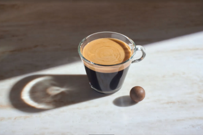 After half a decade of research, CoffeeB’s capsule-less system and ‘Coffee Ball’ products are now on the market in Switzerland in selected European countries. Its aim is to ‘revolutionise the way the world drinks single-serve coffee’. Image source: Migros