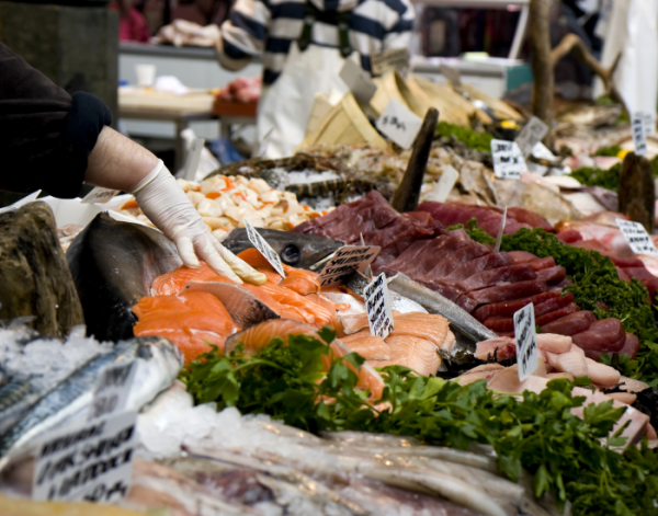 GettyImages-whitemay fish shop market