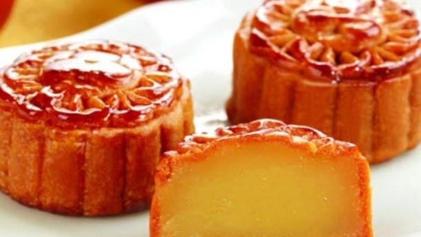 Several Cantonese mooncake manufacturers believe the Western market is ready for the introduction of mooncakes.