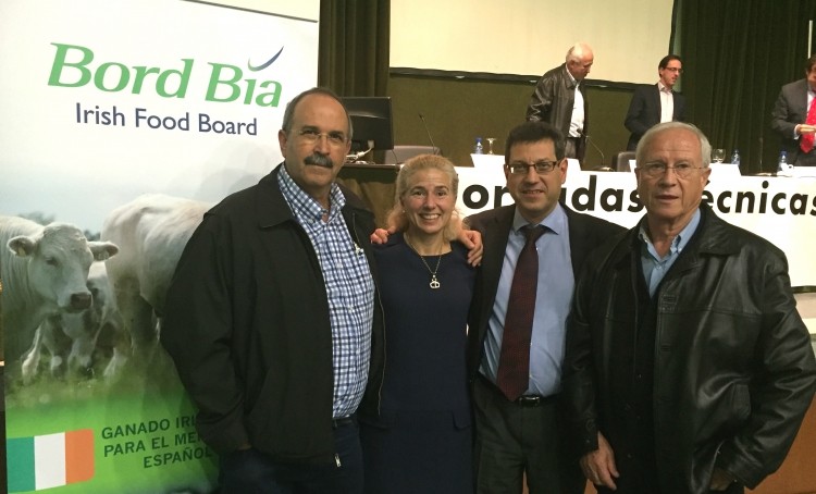 Cecilia Ruiz (centre) with executives of Spain meat companies