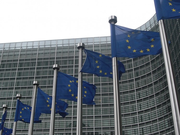 “We argue that it is unreasonable to expect that one single person can guarantee objective and competent advice on a widespread range of issues to the European Commission’s President," said Luisa Colasimone, Communications Manager at Greenpeace EU.