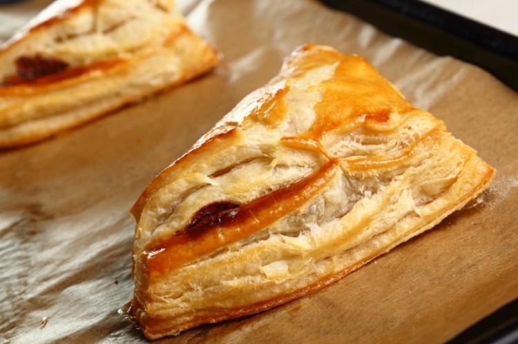 The research identifies Portugal's traditional pastries as a food that uses fats with high TFA content. (Image: iStock.com)