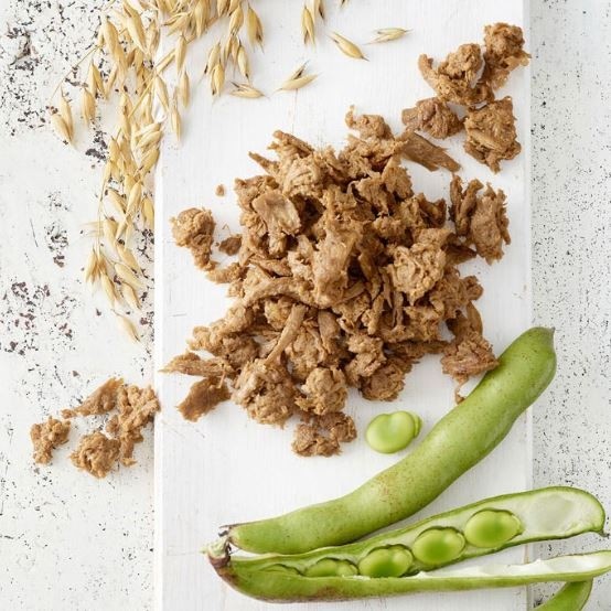 Gold&Green's pulled oats, created using a patent-protected mechanical process involving mixing, pressing and heating a blend of oats, broad beans and pea protein. © Gold&Green Foods 