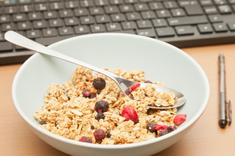 "Poor breakfast habits at age 16 years predicted the metabolic syndrome at age 43 years," says research.