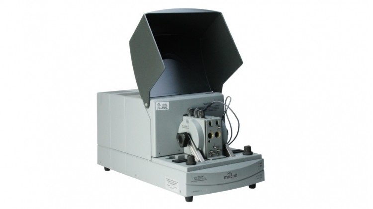 The Mocon OX-TRAN Model 2/21 detects oxygen transmission through flat materials and packages.