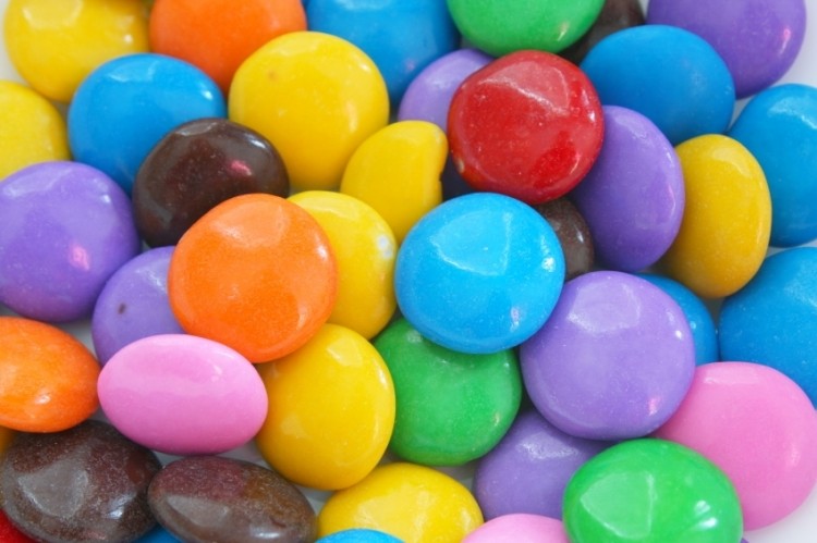 Eating the rainbow: The effect of food colour on consumption