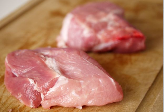 ECDC and EFSA jointly reported on the outbreak, suspected to be from meat