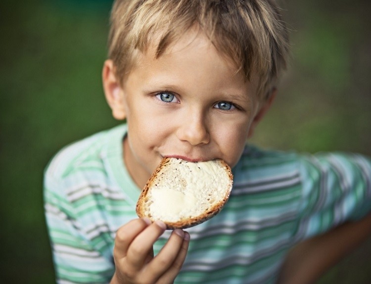 Bread made with HAW flour has the unique potential to vastly increase dietary fibre consumption without giving picky eaters the chance to turn up their noses. Pic: GettyImages/Imgorthand