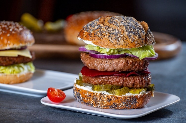 Cultivating animal fat for plant-based meat: 'Nobody wants a burger that  tastes of coconut'