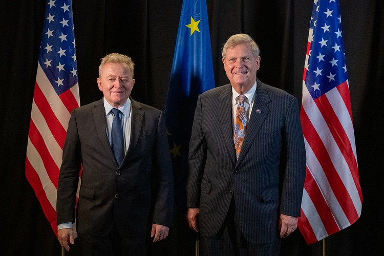 Commissioner for Agriculture Janusz Wojciechowski and United States Secretary of Agriculture Secretary Tom Vilsack, Brussels / Pic: USDA