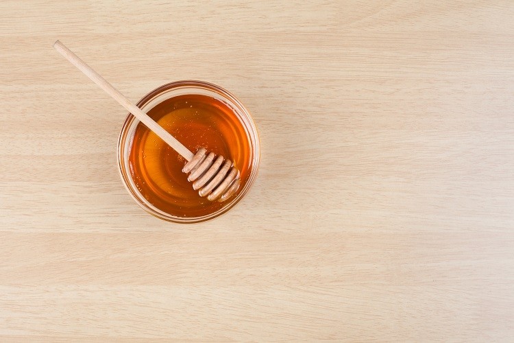 MeliBio’s first product, a plant-based honey ingredient for B2B and foodservice, was unveiled in October 2021. Now, the start-up is preparing to launch a branded plant-based bee-free honey via a partnership with Narayan Foods in Europe. GettyImages/tovfla