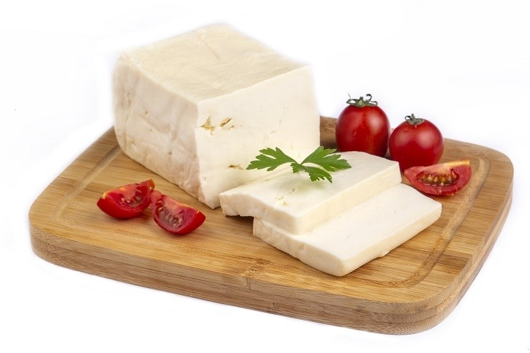 The Turkish Government has said "products that give the impression of cheese cannot be produced using vegetable oil or other food ingredients". GettyImages/Esin Deniz