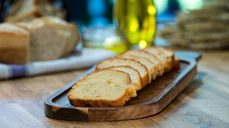 Tesco is making olive oil crostinis from surplus in-store white batons © Tesco