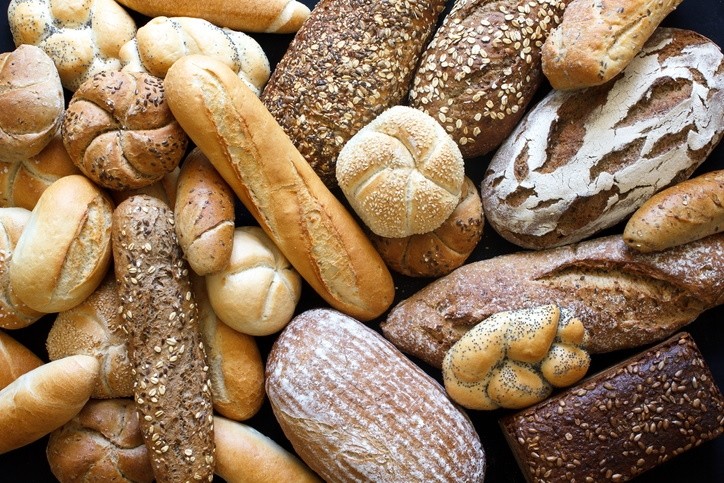 French bakery produces cookie from bread waste / Pic: GettyImages-etiennevoss