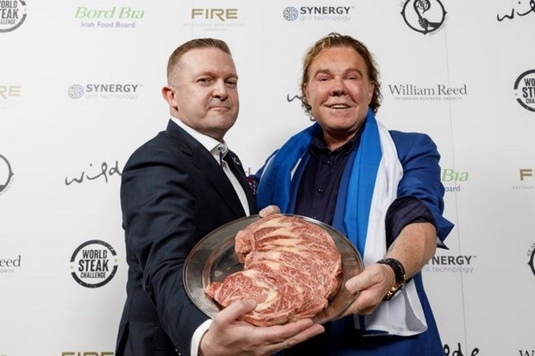 Chair of judges Richie Wilson and JN Meat International's John Sashi-Nielsen show off the World's Best Steak