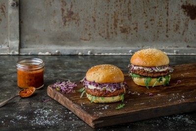 The  Essento Insect Burgers contain, in addition to flourworms (Tenebrio molitor), rice and vegetables such as carrots, celery and leeks, as well as various spices like oregano and chili. ©essento